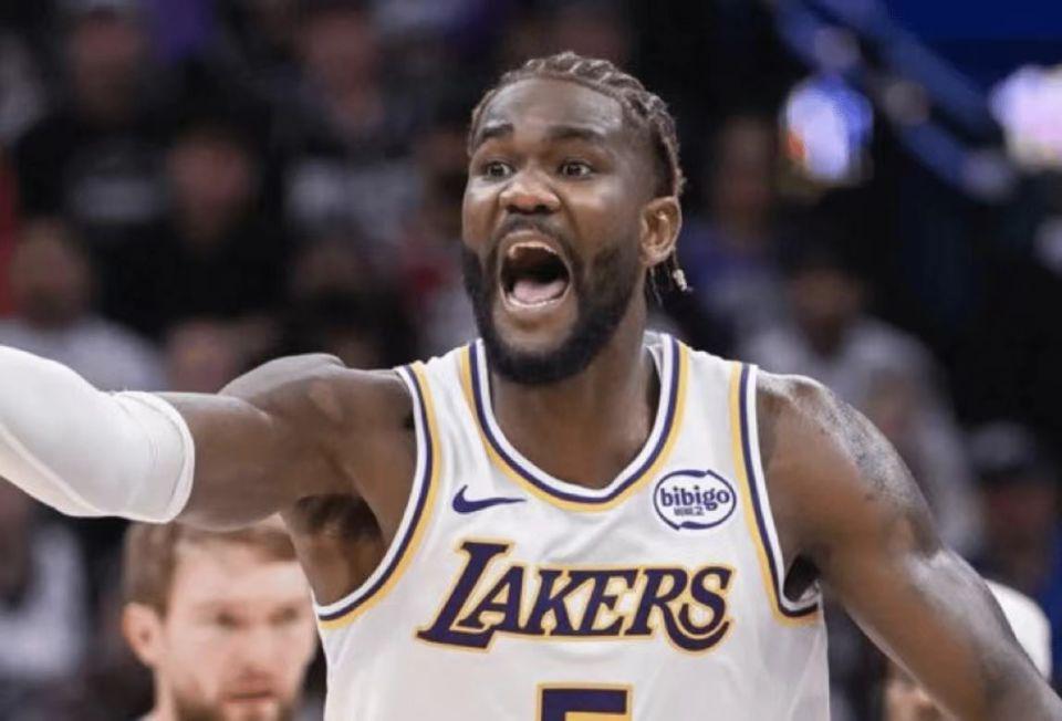 湖人官宣：首发中锋艾顿右膝挫伤退赛本季是队内第3号得分手