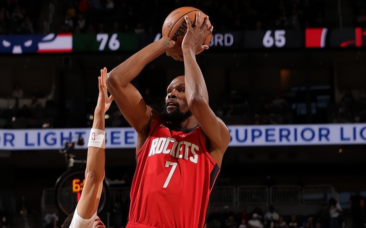 终于打出一场攻守兼备的表现，火箭需要杜兰特保持这样的水准