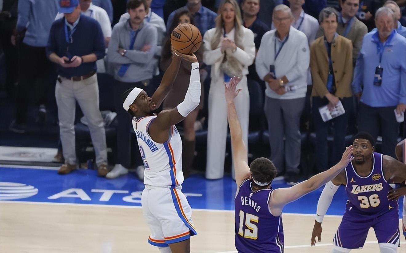 东契奇率队29分惨败雷霆：新赛季最大的笑话是：湖人总冠军