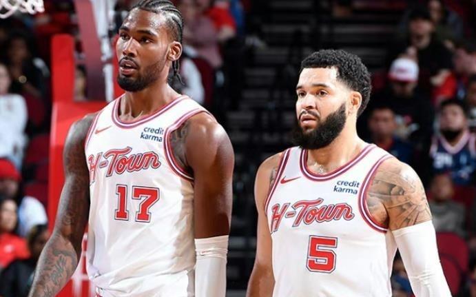 双塔缺战火箭队疑似放出烟幕弹！4中锋配置，可轮流围剿约基奇