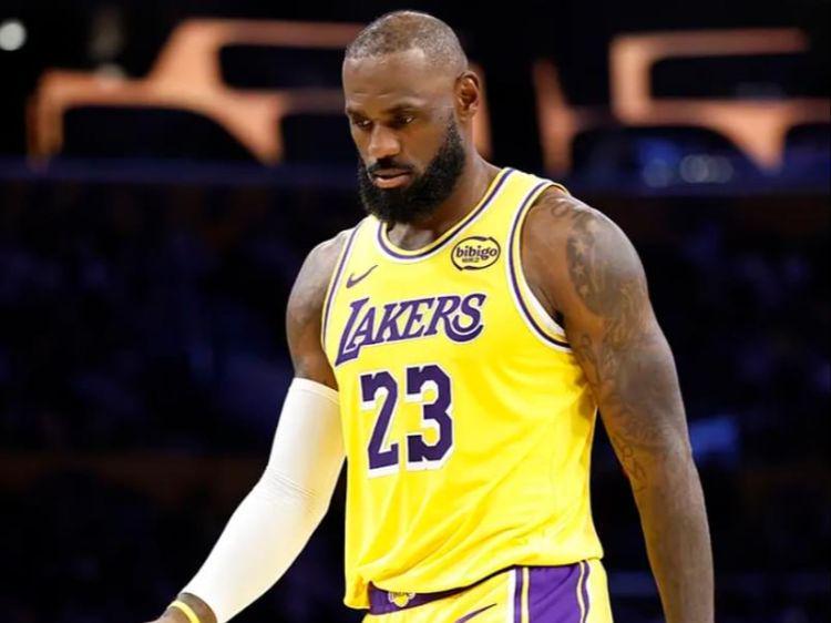 老詹评价莺歌，里夫斯承认一错误！雷迪克相信两人，湖人新秀该夸