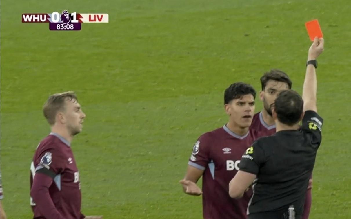 持续纠缠裁判！帕奎塔红牌引质疑：情绪失控还是另有隐情