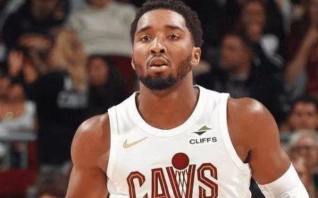 骑士34分大胜送奇才7连败联盟垫底米切尔24+5+5单节16分