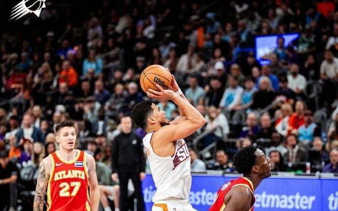 22分逆转！老鹰3人25+终结太阳5连胜狄龙34+6布克27+7