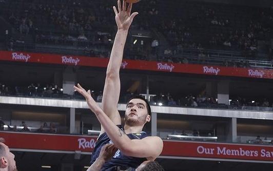 埃迪新高32+17德罗赞23分灰熊险胜国王迎三连胜