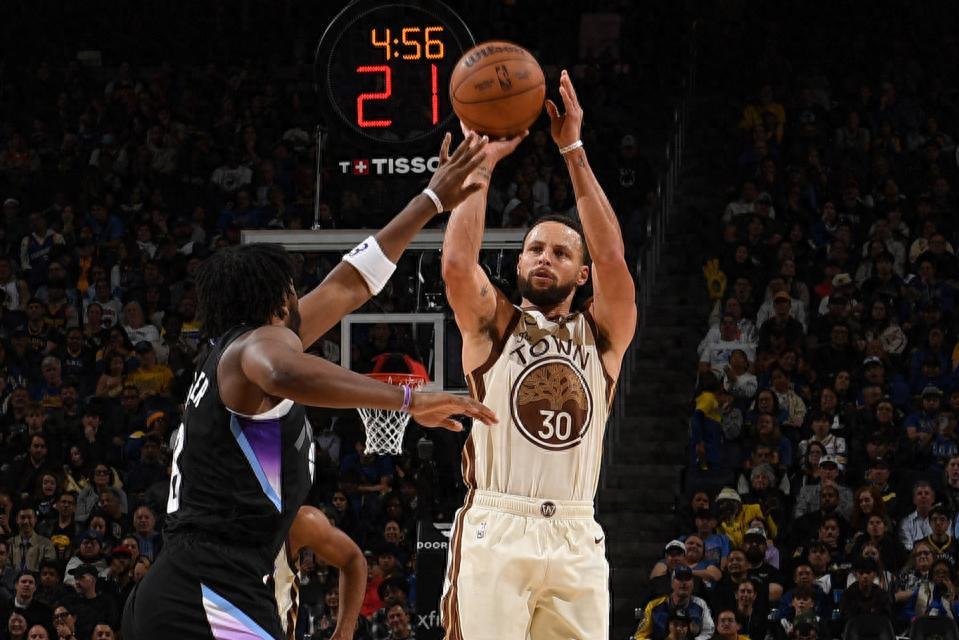 福利局17分大胜！勇士结束3连败库里6三分轰31分2帽巴特勒18+6+7