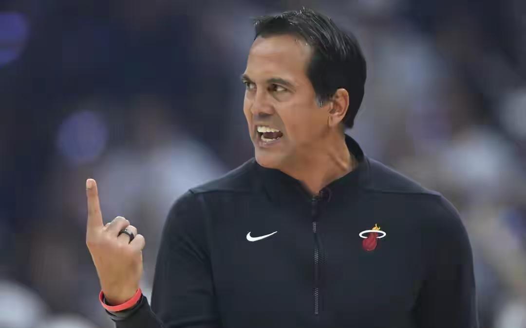 6连胜！平民球队打成五星，5人场均16+，联盟第一主帅800胜里程碑