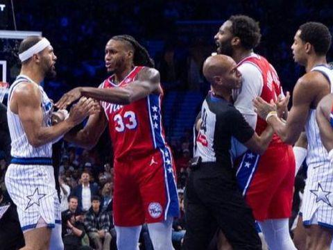 布莱克31+3+单节20分创纪录，魔术41分狂胜创3神迹！萨格斯被驱逐