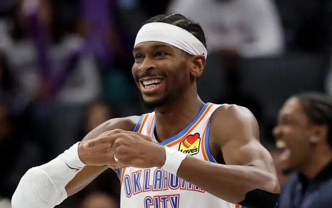 卫冕冠军恐怖如斯，雷霆开局11胜1负，亚历山大竟有6场三节打卡