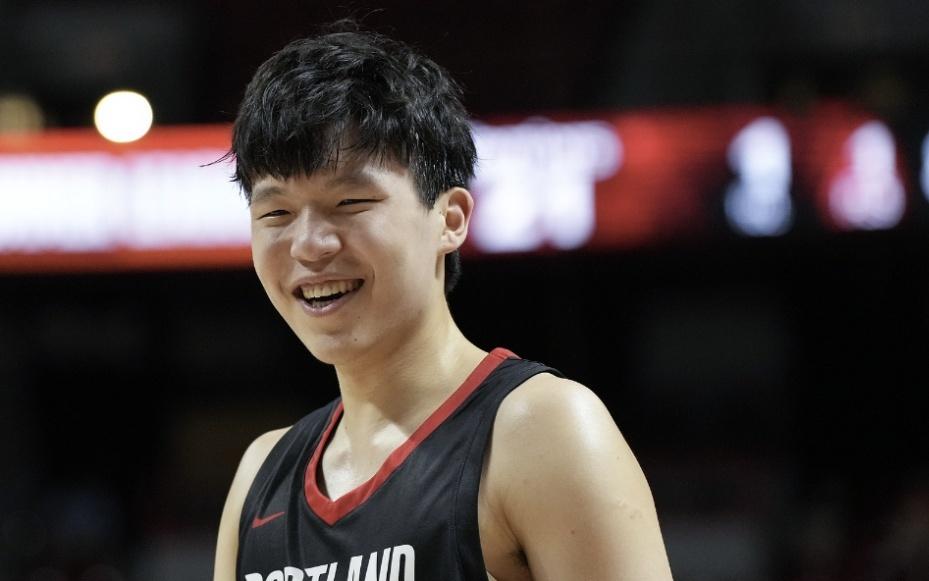 4天连打詹库哈，20天打完流量队！杨瀚森的NBA第一课，有点超纲了