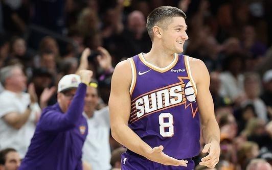 阿伦42分创新高10记三分刷新队史太阳主场大胜鹈鹕