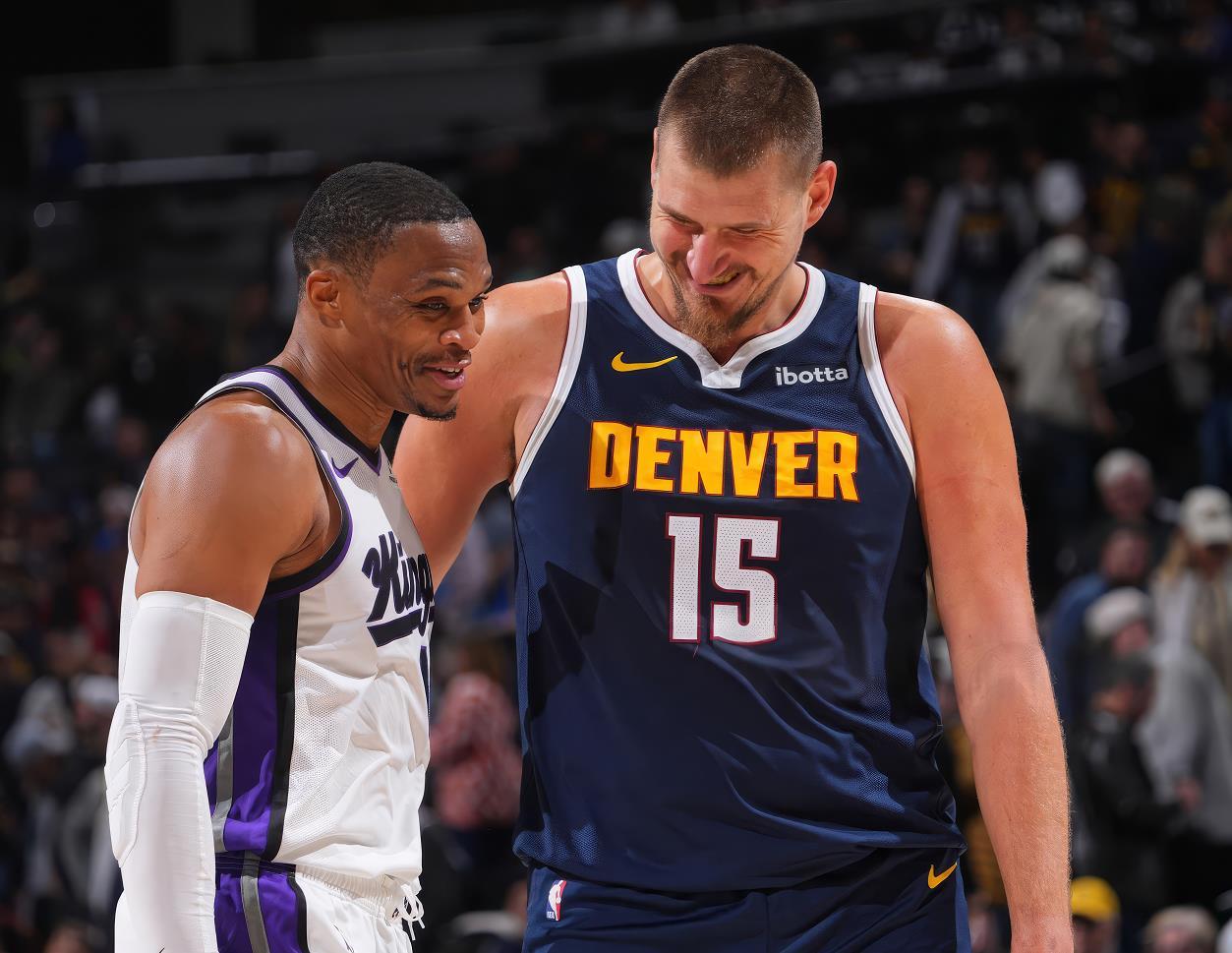 精彩对攻！掘金6056国王，看数据：他是头号功臣！