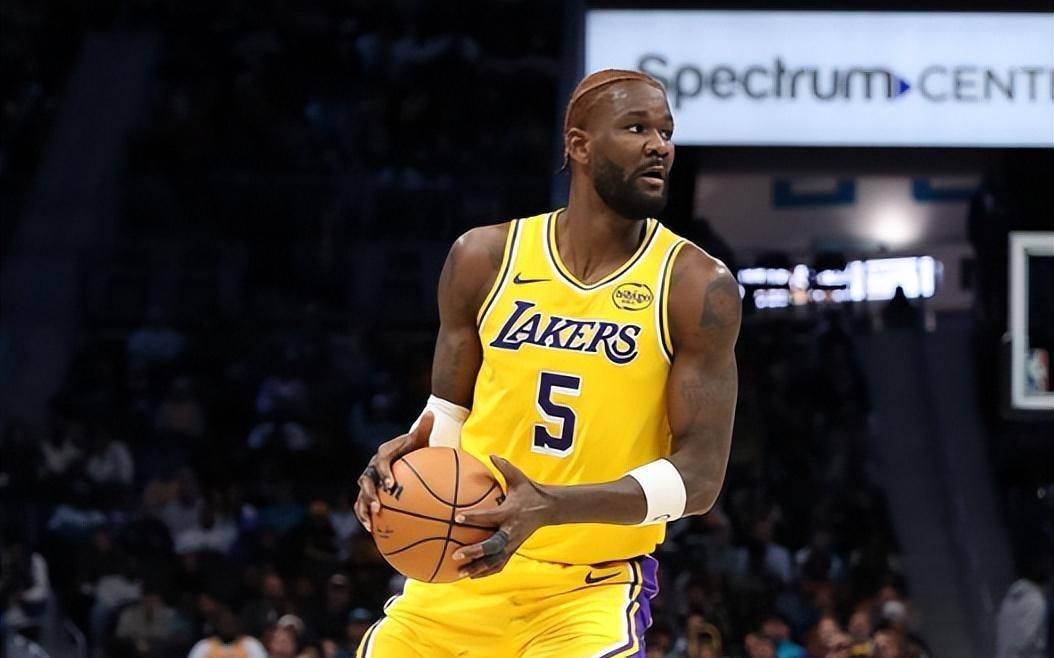 没兴奋起来！湖人还是应该想办法调动起内线支柱在场上的积极性