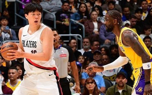 杨瀚森1分1板里夫斯空砍41+5开拓者客场战胜湖人