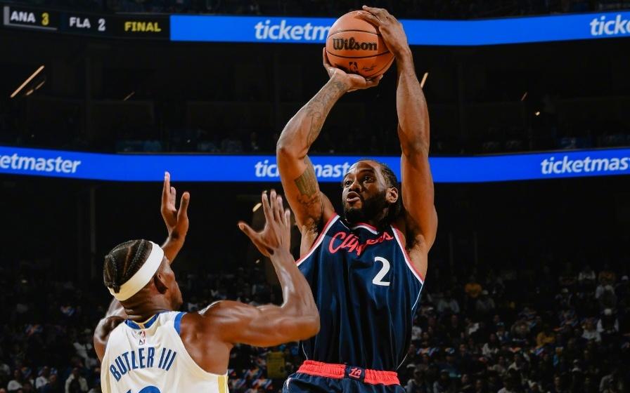 只拿79分，快船19分惨败勇士！哈登独木难支，库里帮手越来越多