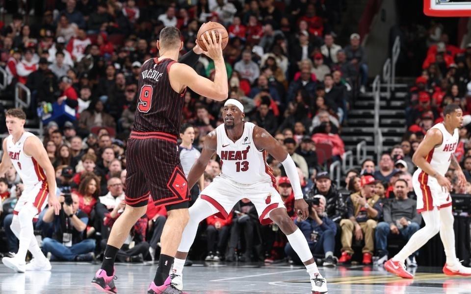 赫尔特球砸女裁判被驱逐！热火36分狂胜公牛吉迪19+11+9