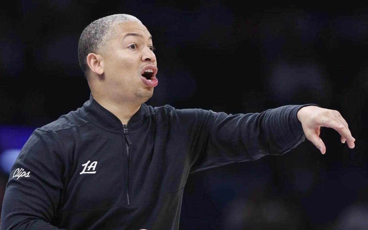 快船98107灰熊遭4坏消息！哈登伦纳德关键球哑火，祖巴茨纯漏洞