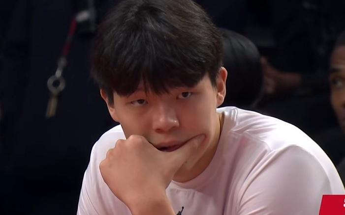 杨瀚森见证下，约基奇暴砍21+14+9！小杨1秒没打却有两个重大启发