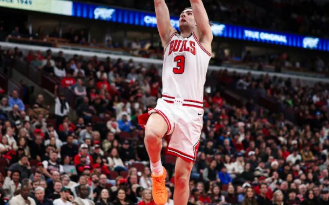 16分大逆转！14连败送上，三双核心真的强！