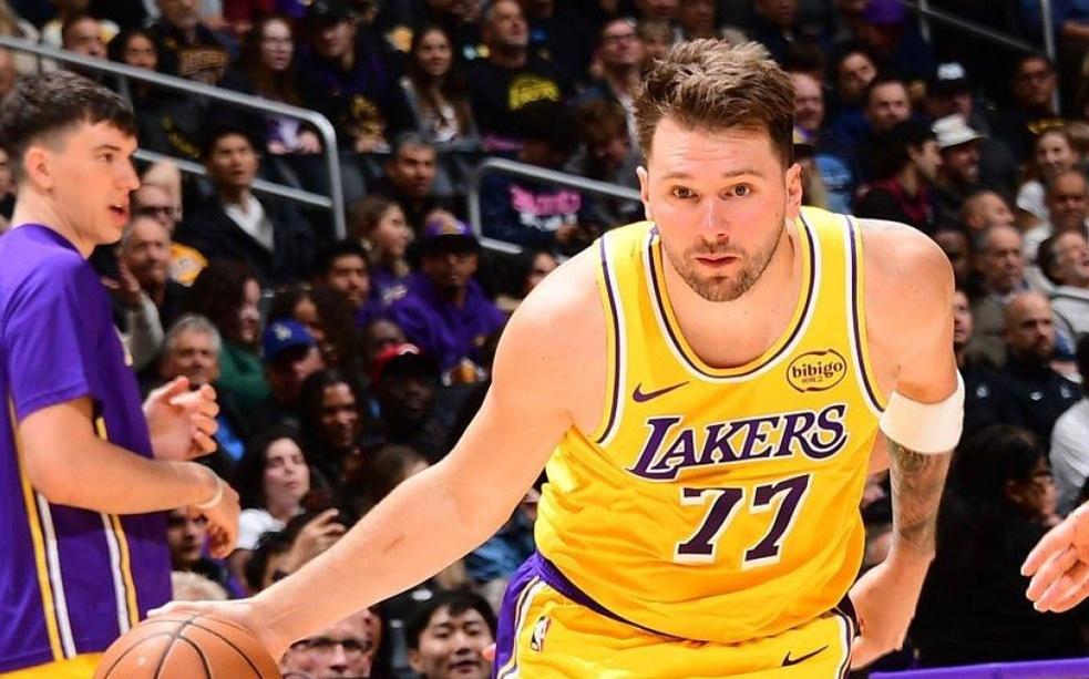 又爆冷！湖人17分惨败太阳，东契奇38分9失误，湖人暴露4个问题