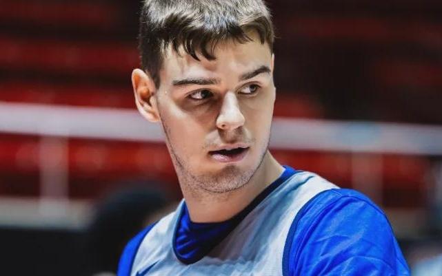 一睾人胆大！再度赛季报销，20岁冠军后卫要完了...