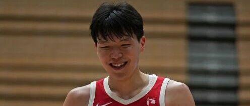 22+7+3！杨瀚森拿下全队最高分！