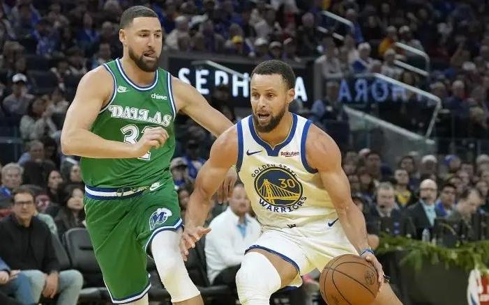 库里谈穿克莱球鞋：没什么特别含义，我有几双码数也正好所以就穿了