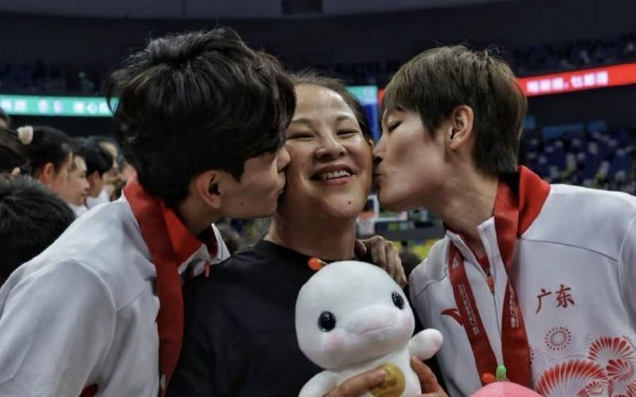 杨力维：要把全运会金牌献给天上的父亲，他一定看得到