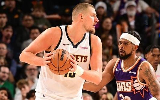 约基奇26+9+10狄龙27分掘金主场大胜太阳