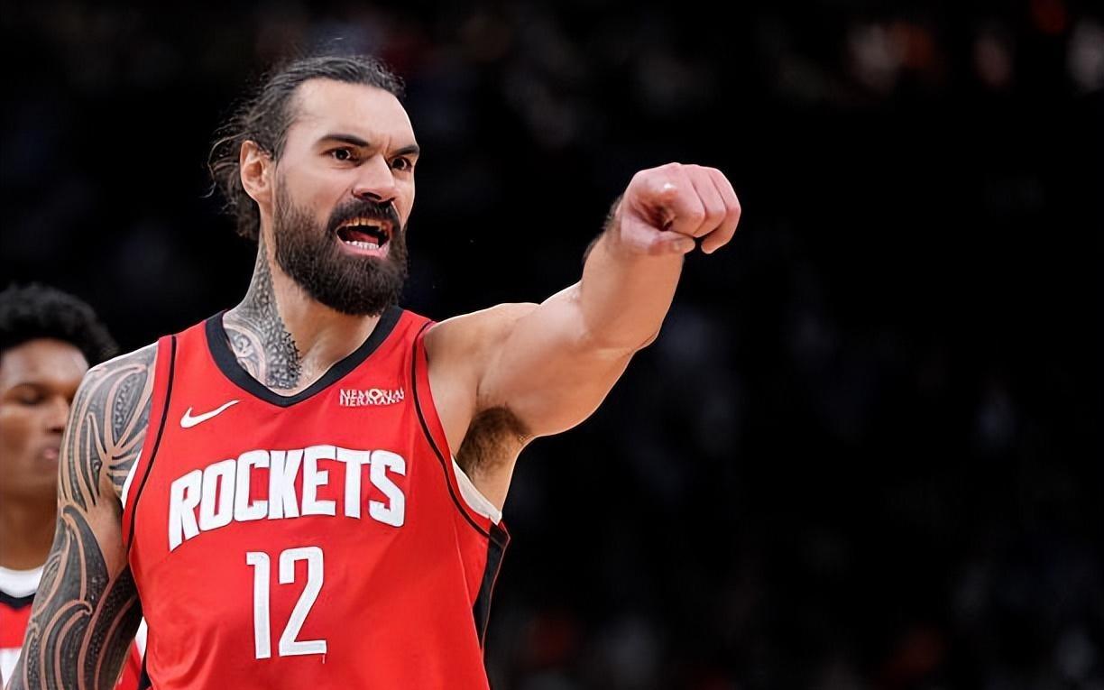 前场篮板随便抢，但火箭内线老将在对手篮下就是死活搁不进去