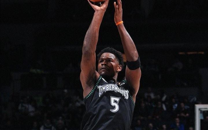 爱德华兹砍生涯第101次30+得分，追平唐斯并列森林狼队史第一