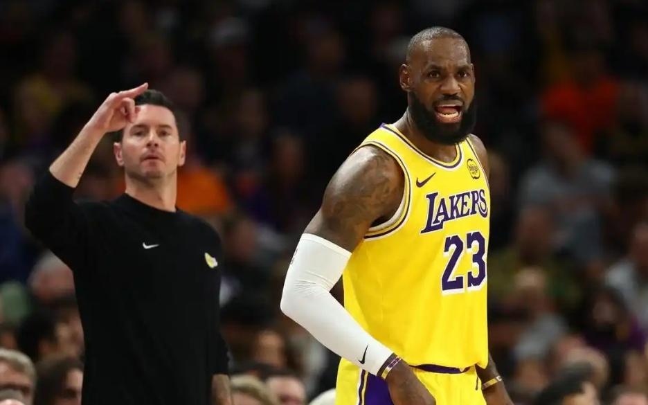 湖人本赛季2弊端尽快改吧！防守纯送，角色球员给不到任何帮助！