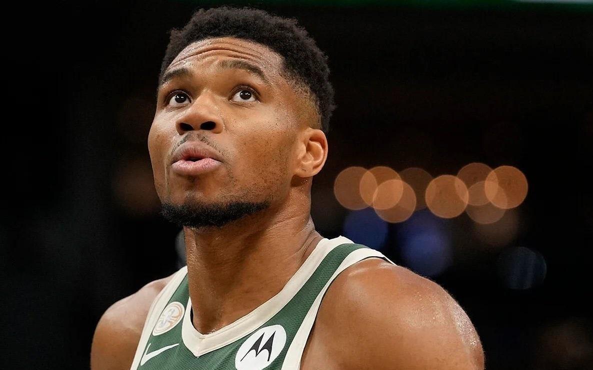 历史最快，字母哥单赛季仅用6场就得到至少200分75板35助